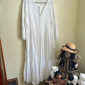 Caslon white dress from Nordstrom. Never worn. Size 2x